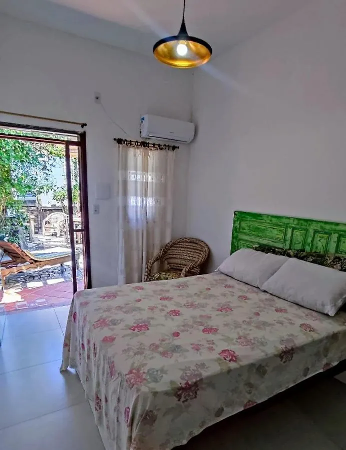 Guest house Amarelo Hibisco Hotel Guarda do Embau
